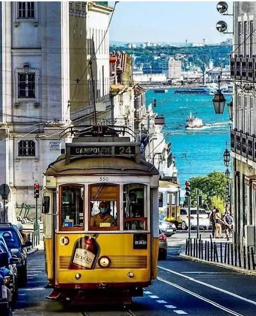 Besthomestay- Lisbon- Garden, Pool & Garage Apartment Lisbon