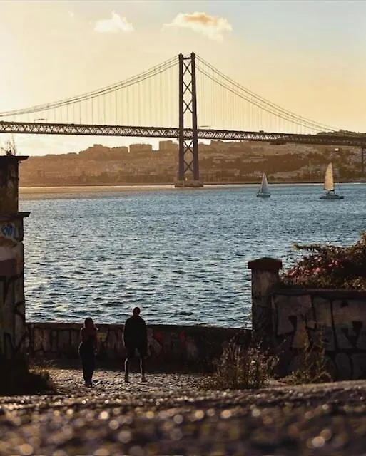 Besthomestay- Lisbon- Garden, Pool & Garage Lisbon