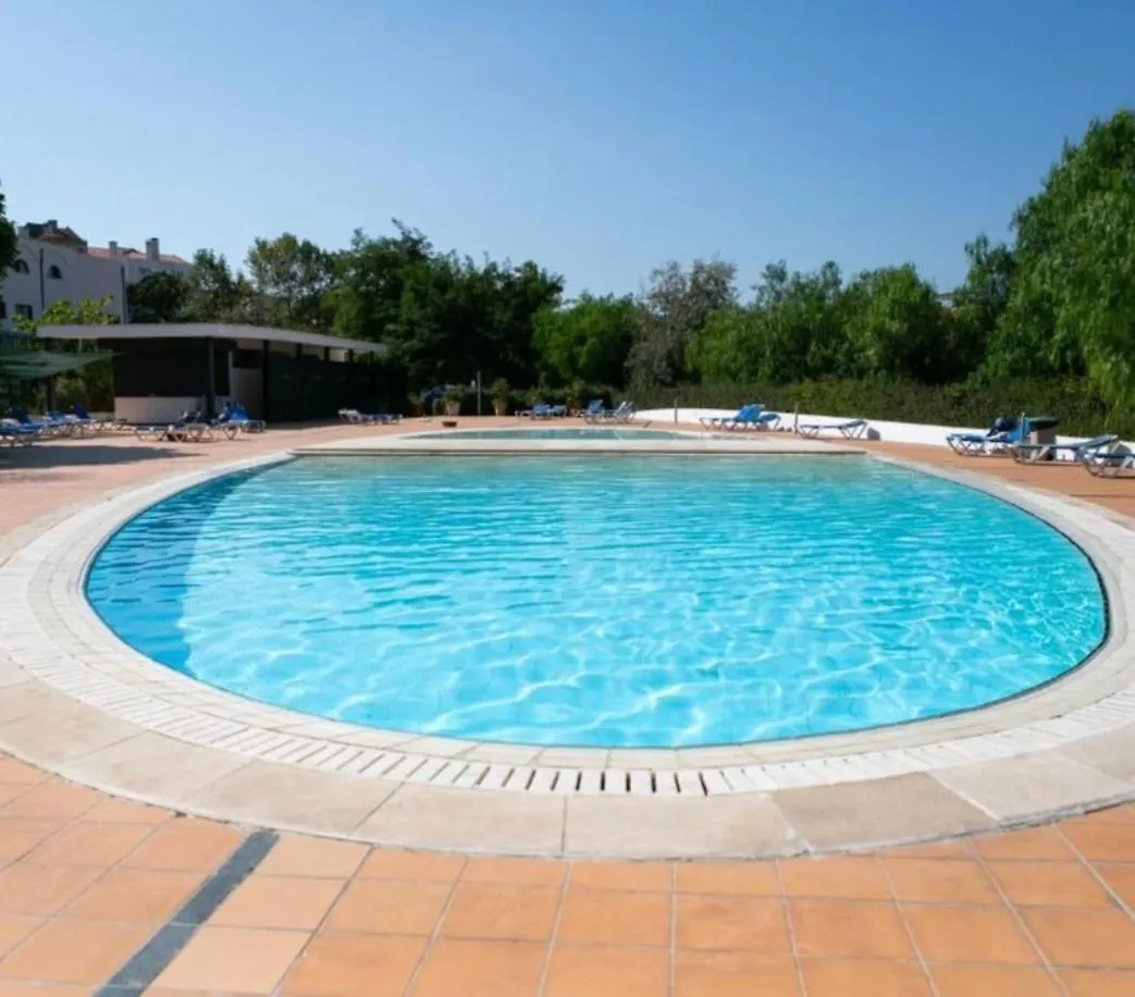 Besthomestay- Lisbon- Garden, Pool & Garage Apartment Lisbon