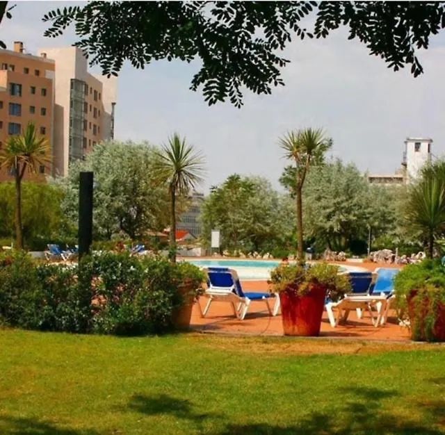 Besthomestay- Lisbon- Garden, Pool & Garage location